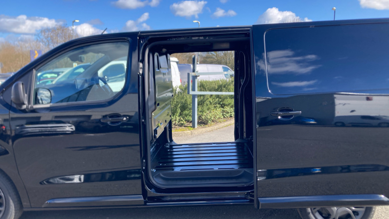 Vauxhall Vivaro L2 Diesel 2.2 Turbo D 150 Pro H1 Van